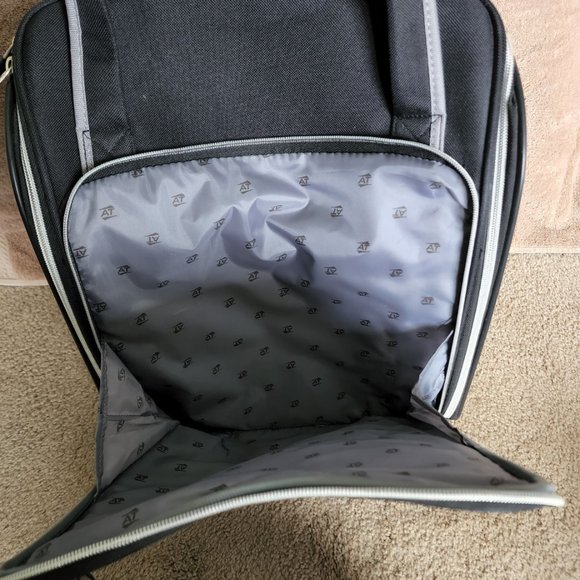 New American Tourister Black Wheeled Carry-On Luggage - Picture 5 of 6